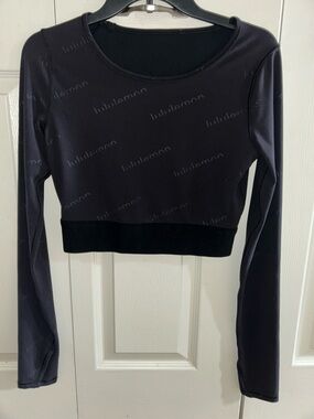 lululemon athletica Black Long-Sleeve Cropped Top